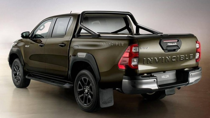 Toyota Hilux 2021 ra mat 5 phien ban gia chi tu 515 trieu